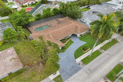 1911 NE 197th Terrace Miami FL 33179
