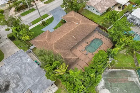 1911 NE 197th Terrace Miami FL 33179