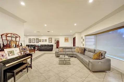 1911 NE 197th Terrace Miami FL 33179
