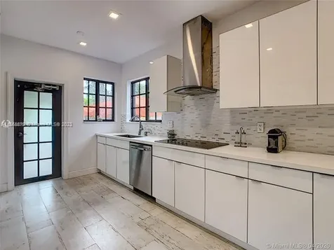 2133 Meridian Avenue Miami Beach FL 33139