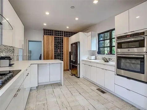 2133 Meridian Avenue Miami Beach FL 33139