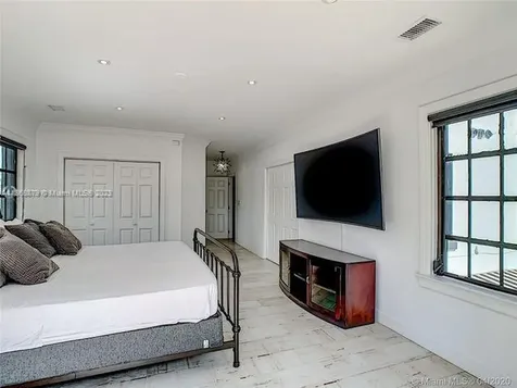 2133 Meridian Avenue Miami Beach FL 33139