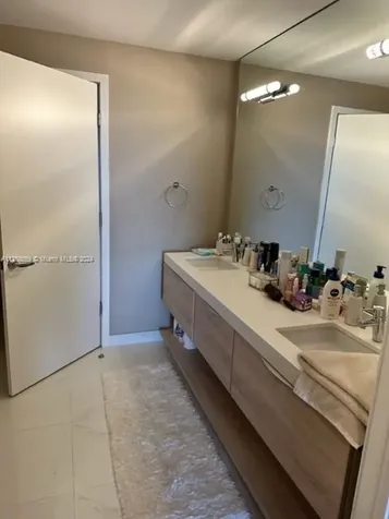 16385 Biscayne Boulevard North Miami Beach FL 33160