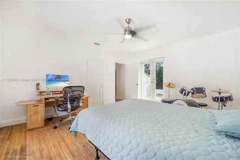420 W 30th Street Miami Beach FL 33140