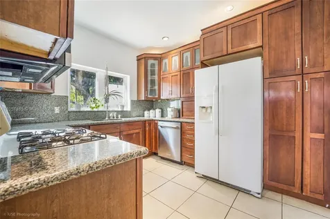 420 W 30th Street Miami Beach FL 33140