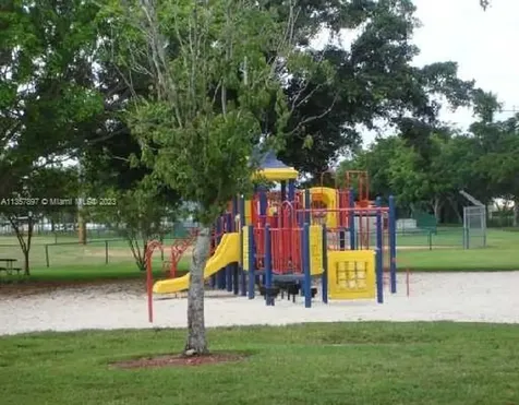 550 Sumter Avenue Davie FL 33325