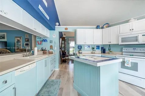 550 Sumter Avenue Davie FL 33325