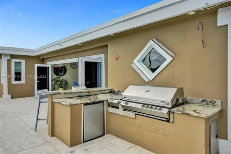 1775 NW 39th Place Oakland Park FL 33309