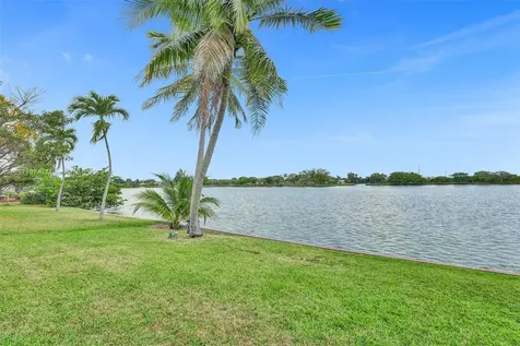 1775 NW 39th Place Oakland Park FL 33309