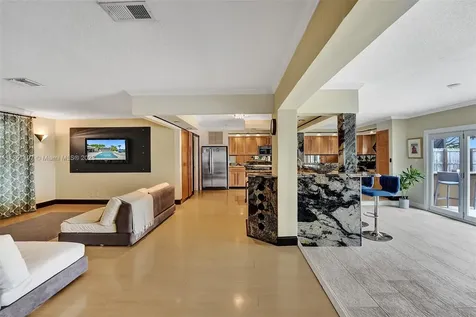 1775 NW 39th Place Oakland Park FL 33309