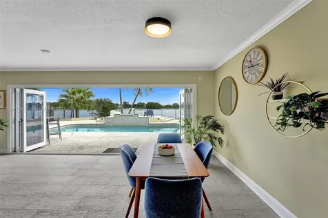 1775 NW 39th Place Oakland Park FL 33309