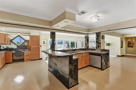 1775 NW 39th Place Oakland Park FL 33309