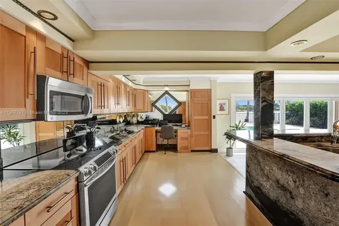 1775 NW 39th Place Oakland Park FL 33309