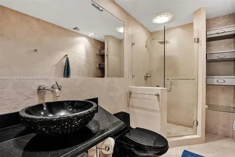 1775 NW 39th Place Oakland Park FL 33309