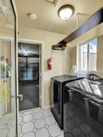 1775 NW 39th Place Oakland Park FL 33309