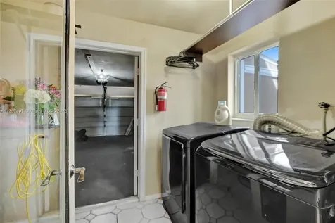 1775 NW 39th Place Oakland Park FL 33309
