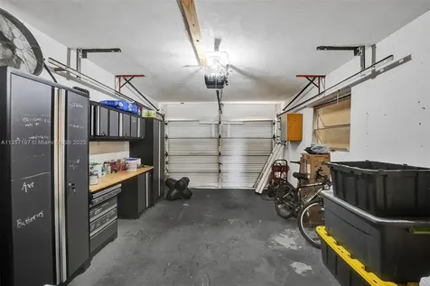 1775 NW 39th Place Oakland Park FL 33309