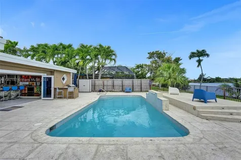 1775 NW 39th Place Oakland Park FL 33309