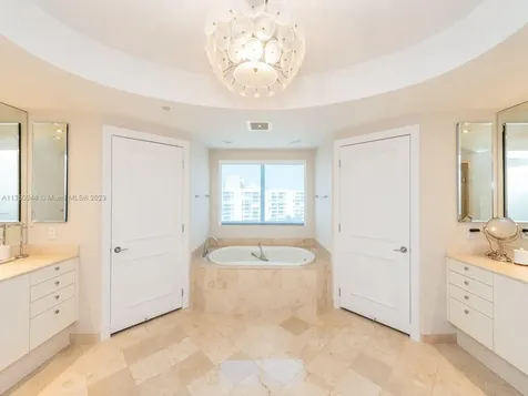 791 Crandon Bl Key Biscayne FL 33149