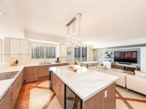 791 Crandon Bl Key Biscayne FL 33149