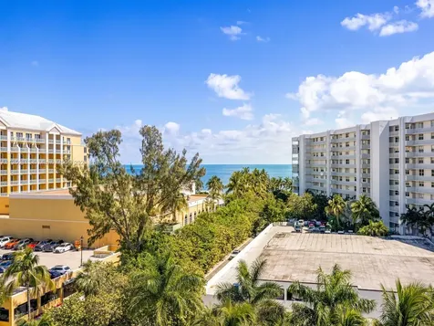 590 Ocean Drive Key Biscayne FL 33149