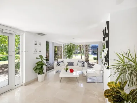 590 Ocean Drive Key Biscayne FL 33149