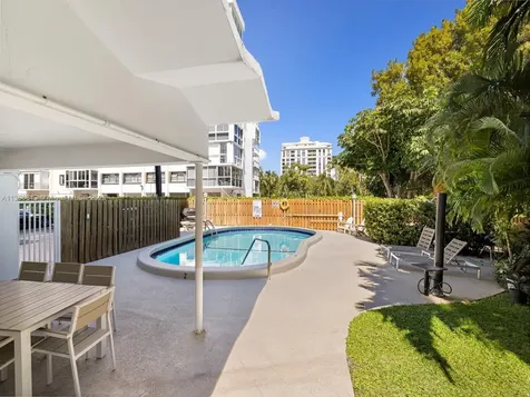 590 Ocean Drive Key Biscayne FL 33149