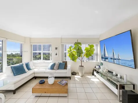 590 Ocean Drive Key Biscayne FL 33149