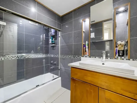 590 Ocean Drive Key Biscayne FL 33149