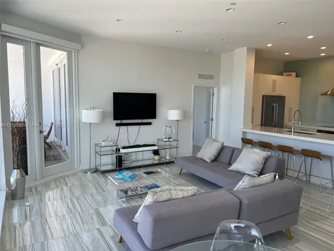 100 Lincoln Road Miami Beach FL 33139