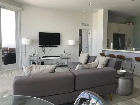 100 Lincoln Road Miami Beach FL 33139
