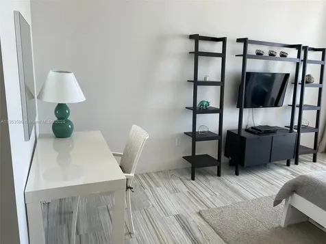 100 Lincoln Road Miami Beach FL 33139