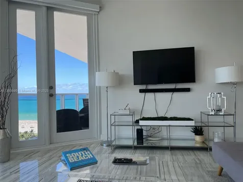 100 Lincoln Road Miami Beach FL 33139
