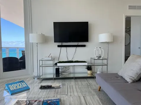 100 Lincoln Road Miami Beach FL 33139