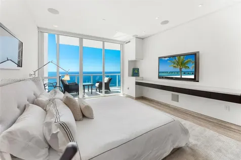 100 S Pointe Drive Miami Beach FL 33139