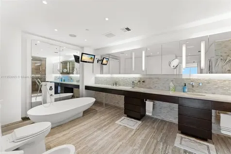100 S Pointe Drive Miami Beach FL 33139