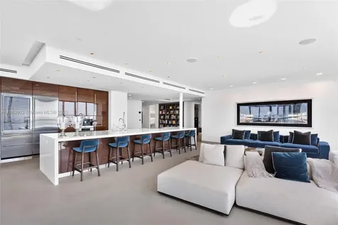 100 S Pointe Drive Miami Beach FL 33139