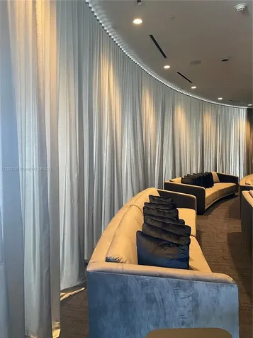 851 NE 1st Avenue Miami FL 33132