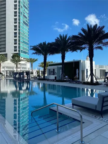 851 NE 1st Avenue Miami FL 33132