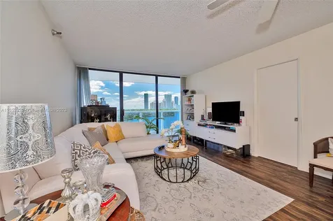 20515 E Country Club Drive Aventura FL 33180
