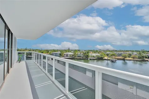 20515 E Country Club Drive Aventura FL 33180