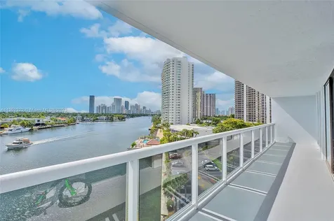 20515 E Country Club Drive Aventura FL 33180