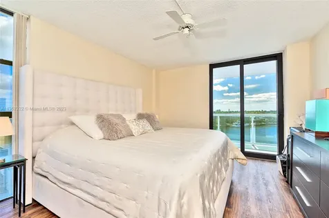 20515 E Country Club Drive Aventura FL 33180