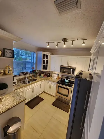 192 Riverwalk Circle Sunrise FL 33326