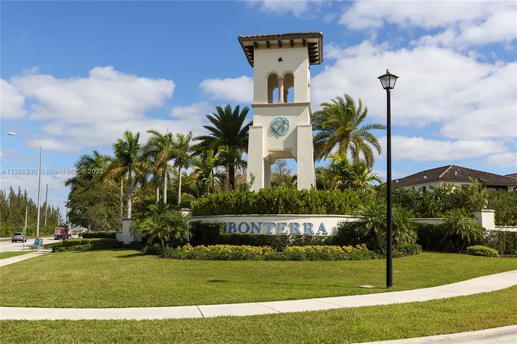 9227 W 34th Court Hialeah FL 33018