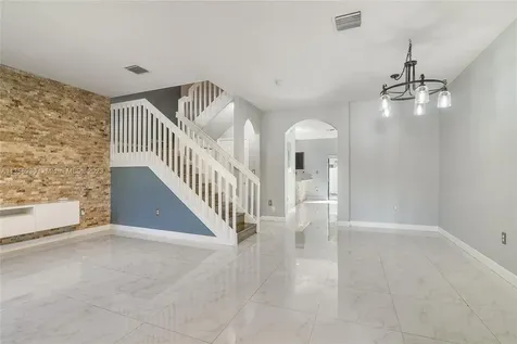 9227 W 34th Court Hialeah FL 33018