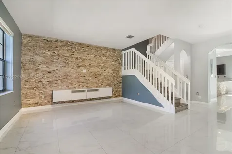 9227 W 34th Court Hialeah FL 33018