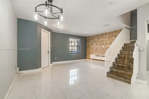 9227 W 34th Court Hialeah FL 33018