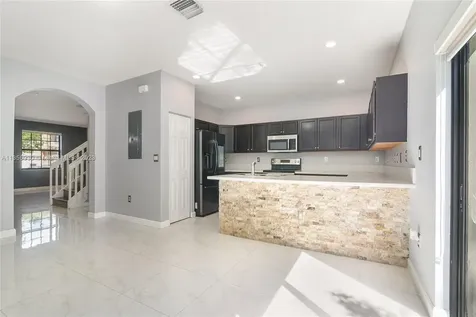 9227 W 34th Court Hialeah FL 33018