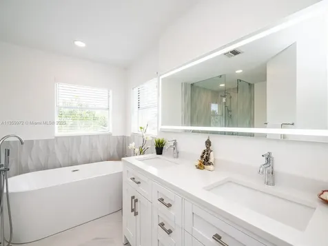 1242 NW 192nd Lane Pembroke Pines FL 33029